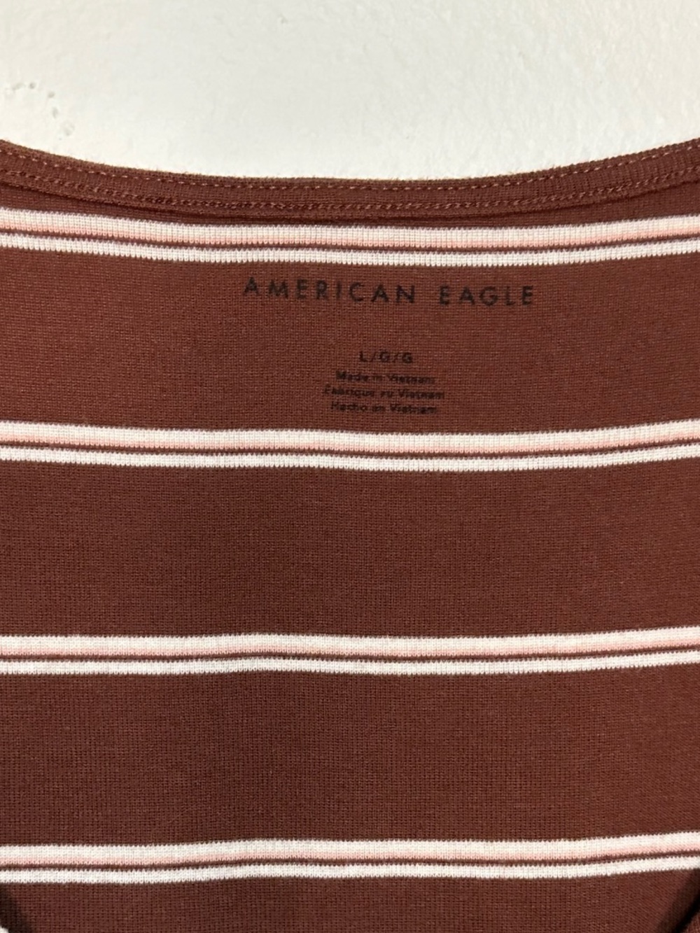 American Eagle front tie, button up front sleeveless crop. Size large P2P 20” - Picture 3 of 3